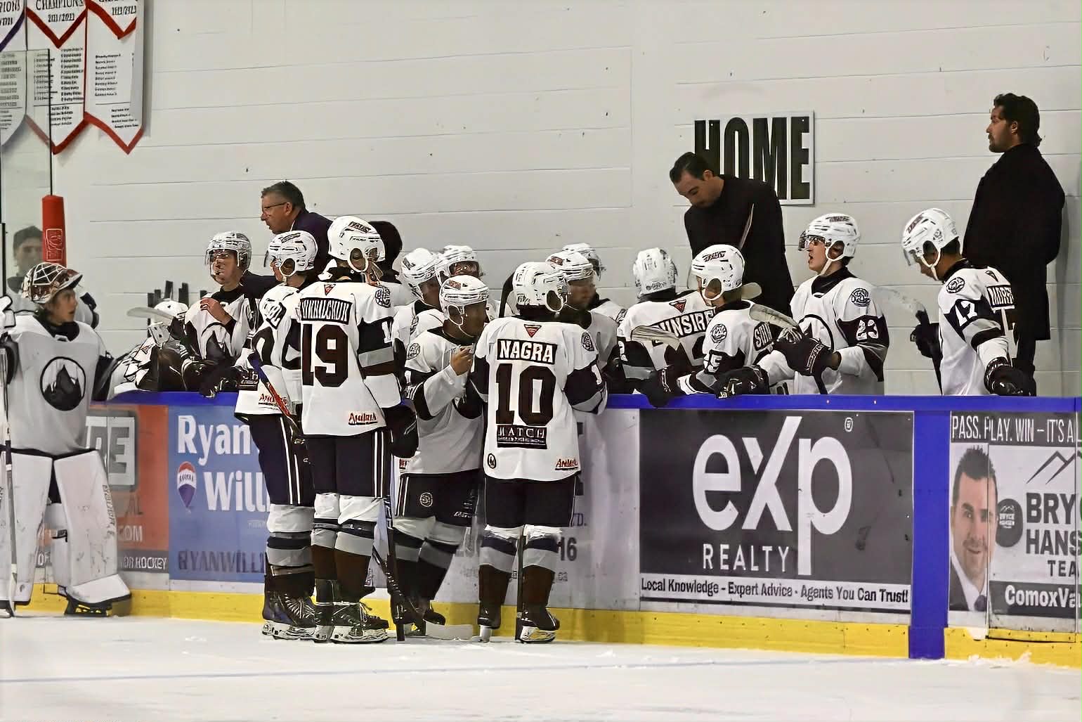 Glacier Kings Rally Late to Defeat Islanders 4–3 at Kerry Park